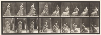 プレート240扇子を持って座ってはしゃぐ 作： Eadweard Muybridge
