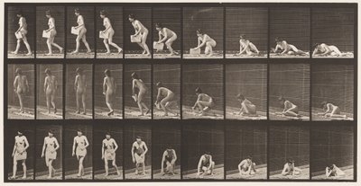 プレート269。新聞を左手に持ち、1872年から1885年まで地面から立ち上がる 作： Eadweard Muybridge