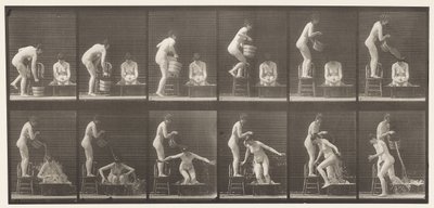 プレート406。2つのモデル、8つのバケツの水を1つに注ぐ 作： Eadweard Muybridge