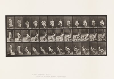 プレート417トイレ、座ってストッキングを履く 作： Eadweard Muybridge