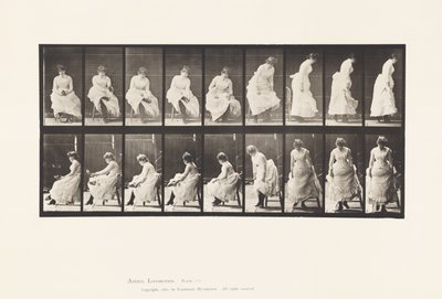 プレート422.トイレ; 1885年に靴を履いて椅子から上がる 作： Eadweard Muybridge