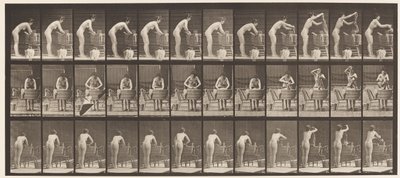 プレート432。浴槽での洗濯 作： Eadweard Muybridge