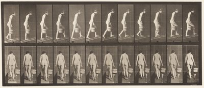 プレート84右手に水の入ったバケツを持って坂道を上る 作： Eadweard Muybridge