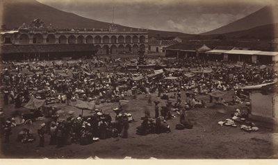 広場と総督邸-アンティグア・デ・グアテマラ、1877年（写真） 作： エドワード・マイブリッジ