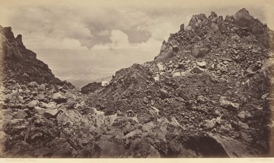 火山の火口から見たケサルテナンゴ、1877年（写真） 作： エドワード・マイブリッジ