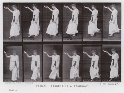 動きのある人間像階段を降りる女性（モノクロ写真 作： Eadweard Muybridge