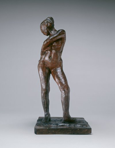 タイツの紐を締めるダンサー、c. 18851890。 作： Edgar Degas