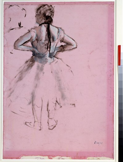後ろから見た踊り子、腰に手を当てている ピンクの紙に描かれたエッセンス エドガー・ドガ（1834-1917）作 1873年 Dim.0.39 x 0.27 cm パリ、ルーヴル美術館 作： Edgar Degas