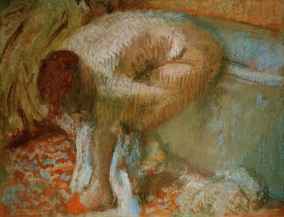 お風呂の後、足を乾燥させる女性 作： Edgar Degas