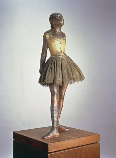 リトルダンサー1921（ポリクロームブロンズ、サテンリボン、ウッド） 作： Edgar Degas