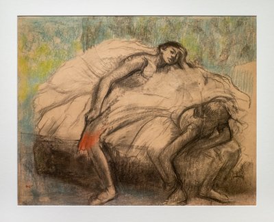 休息する二人のダンサー1890-1895.紙に木炭、パステルのハイライト。 作： Edgar Degas