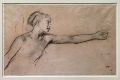 若いスパルタ人の少女（「少年を挑発する小さなスパルタ人の少女たち」の習作）。1860-1862年頃。トレーシングペーパーに黒鉛筆、グラファイト、ブレンド。 作： Edgar Degas