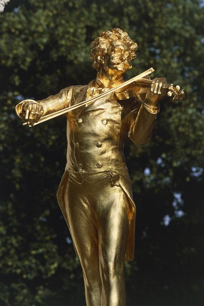 音楽家の像、ヨハン・シュトラウス像、ウィーン、オーストリア 作： Edmund Ritter von Hellmer