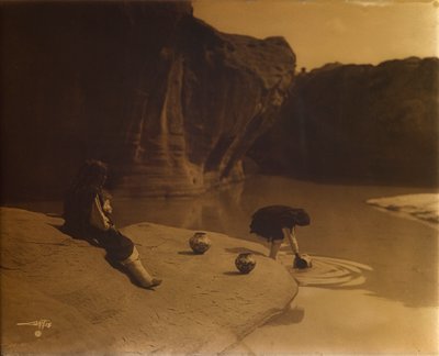 アコマの古井戸にて 作： Edward S. Curtis