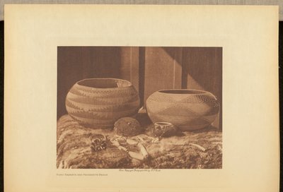 ポモ・バスケットとマグネサイト・ビーズ 作： Edward S. Curtis