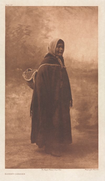 ポートフォリオ IX、プレート 311: バスケット キャリア 作： Edward S. Curtis