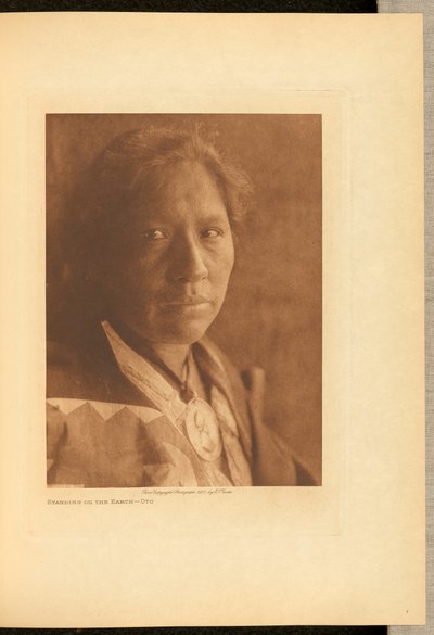 大地に立つ - 音 作： Edward S. Curtis