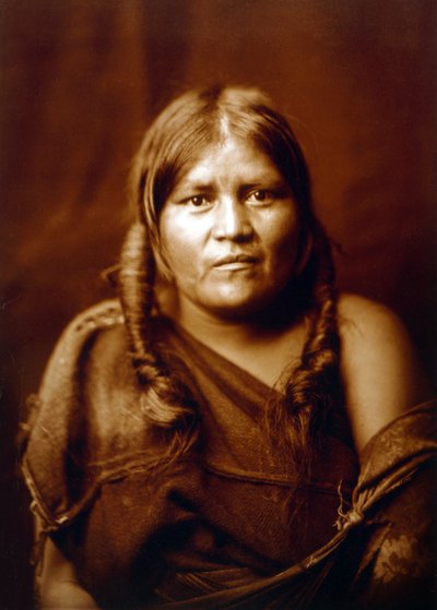 ホピ族の女性、インド人、c. 1904年、エドワード・S・カーティスによる写真 作： Edward Sheriff Curtis