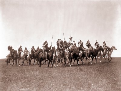 エドワード・S・カーティスによるブリュレ・スー戦争党、1907年頃（トーンシルバープリント） 作： Edward Sheriff Curtis