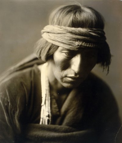ハストビガ、ナバホの薬師 作： Edward Sheriff Curtis