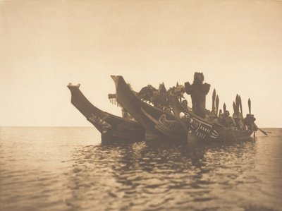 カヌーに乗った仮面のダンサー - カギュル A、1914 年。 作： Edward Sheriff Curtis