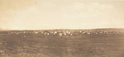 サン ダンス野営地 - ピエガン、1900 年。 作： Edward Sheriff Curtis