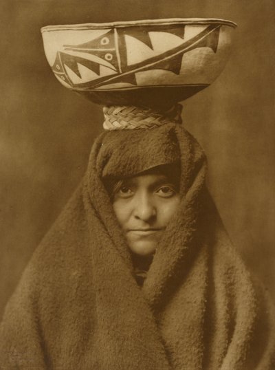 ズニ女 作： Edward Sheriff Curtis