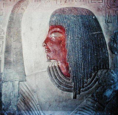 エジプトの墓（石灰岩を塗ったもの）の羽を持つ男の頭 作： Egyptian