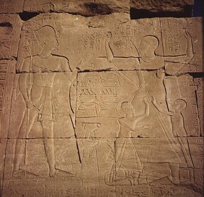 ファラオとその家族（砂岩）を描いたレリーフ（59222も参照） 作： Egyptian