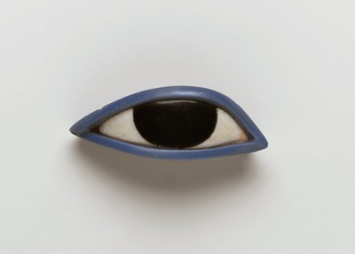 類人猿の棺からの右目（黒曜石、結晶、青いガラス） 作： Egyptian