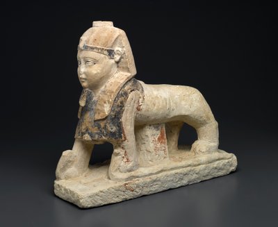 ヘビ（石灰岩）を踏みにじるスフィンクスとしての神チュチュ 作： Egyptian