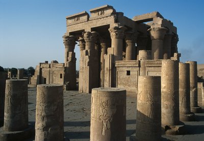 ナイル川のソベックとハロエリスのローマとプトレマイオスの二重神殿の眺め 作： Egyptian