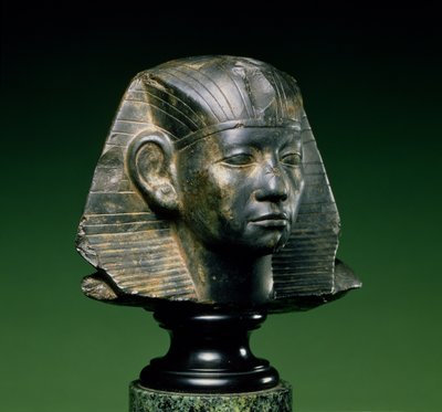 アメネムハト3世王、ミドルキングダムアスワン出身、紀元前1842-1797年（暗い化石化した石灰岩） 作： Egyptian 12th Dynasty