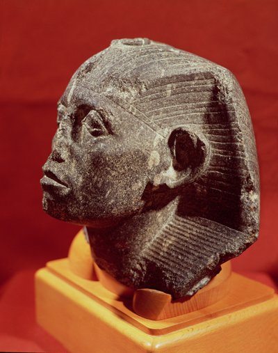 セソストリス3世の頭、中王国、カルナック近くのメダムド出身、紀元前1862-43年（花崗岩） 作： Egyptian 12th Dynasty