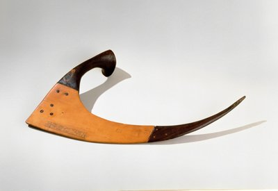 アメン・アムネムハット、ニューヨーク王国のフィールドワーカーの儀式用鎌、1479-1425年頃BC（木材） 作： Egyptian 18th Dynasty