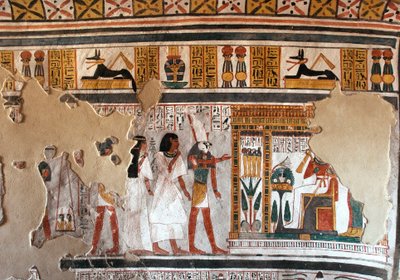 エジプトの古代性：ホルスがロイ夫妻をオシリスへと導く。ロイの墓(TT255)のフレスコ画の断片。第18王朝時代。エジプト、ルクソールの西岸より 作： Egyptian 18th Dynasty