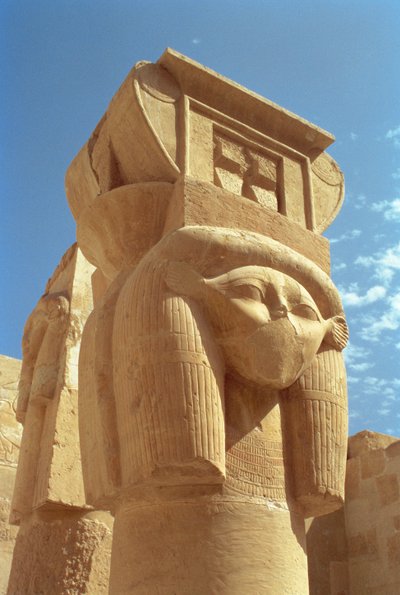 ハトホルに向かった柱、ハトホルの礼拝堂、ハトシェプスト神殿、新王国、紀元前1552-1296年 作： Egyptian 18th Dynasty