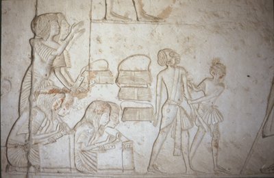 ホーレムヘブの墓（c.1323-1295 BC）ニューキングダム（壁画）（詳細については218337を参照）からの職場での書記を描いたレリーフ 作： Egyptian 18th Dynasty