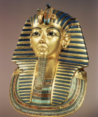 ツタンカーメンの墓（紀元前1370〜52年）の墓からの金の葬祭用面 作： Egyptian 18th Dynasty