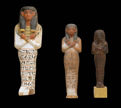 ハピア、センネファー、ヘスメレフのウシェブティス... 作： Egyptian 18th Dynasty