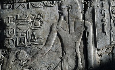 ルクソール神殿の浮き彫り、ルクソール、テーベ（ユネスコ世界遺産 作： Egyptian 19th Dynasty