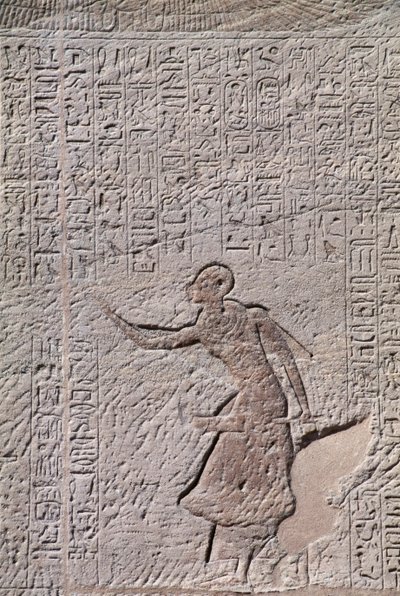 アブ・シンベル、ネフェルタリ女王に捧げられたハトホル小神殿の浮き彫り（ユネスコ世界遺産リスト 作： Egyptian 19th Dynasty