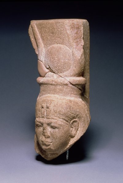 ハトホルの頭、新王国、シナイ半島のセラビットエルカディム出身、紀元前1279年〜1213年頃（石英） 作： Egyptian 19th Dynasty