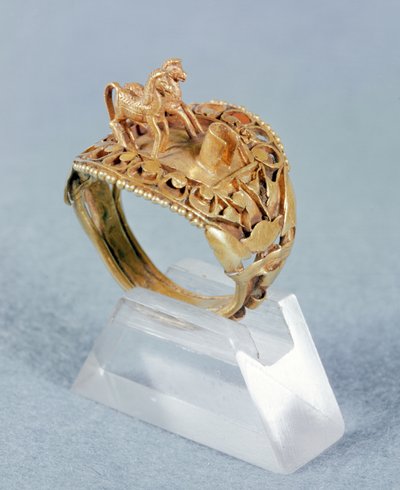 ラメセス2世の馬の指輪（1279-1213）ニューキングダム（ゴールド） 作： Egyptian 19th Dynasty