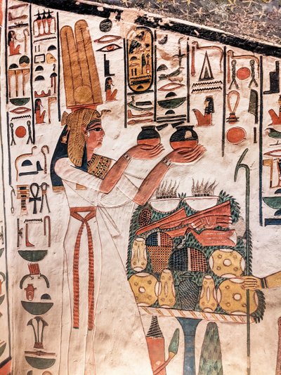 ネフェルタリの墓から供物をするネフェルタリ (壁画) 作： Egyptian 19th Dynasty