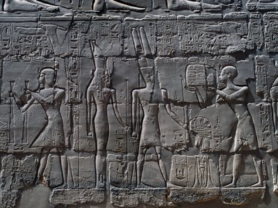 レリーフ、カルナック神殿大列柱室内壁、神々への供物の場面（ユネスコ世界遺産リスト 作： Egyptian 19th Dynasty