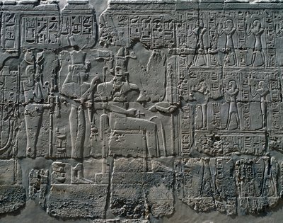 レリーフ、カルナック神殿大列柱室内壁、神々への供物の場面（ユネスコ世界遺産リスト 作： Egyptian 19th Dynasty