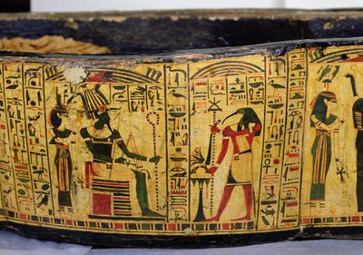 紀元前1100年頃、新王国時代にデイル・エル・バーリで発見されたとされるネシームンのミイラの外棺底部の詳細（彩色された木材 作： Egyptian 20th Dynasty