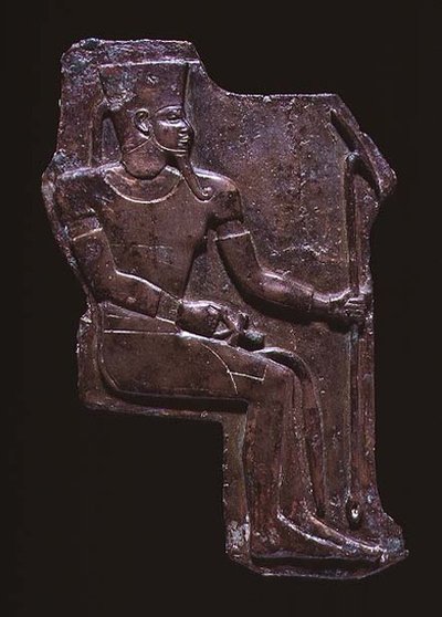 サッカラのイシス神殿のアムン神のレリーフプレート、後期、前760～656年頃（銅合金製） 作： Egyptian 25th Dynasty