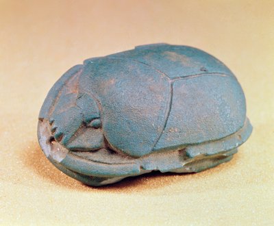ミイラの首のビーズのスカラベ、後期、紀元前600年頃（青いガラスのペースト） 作： Egyptian 26th Dynasty